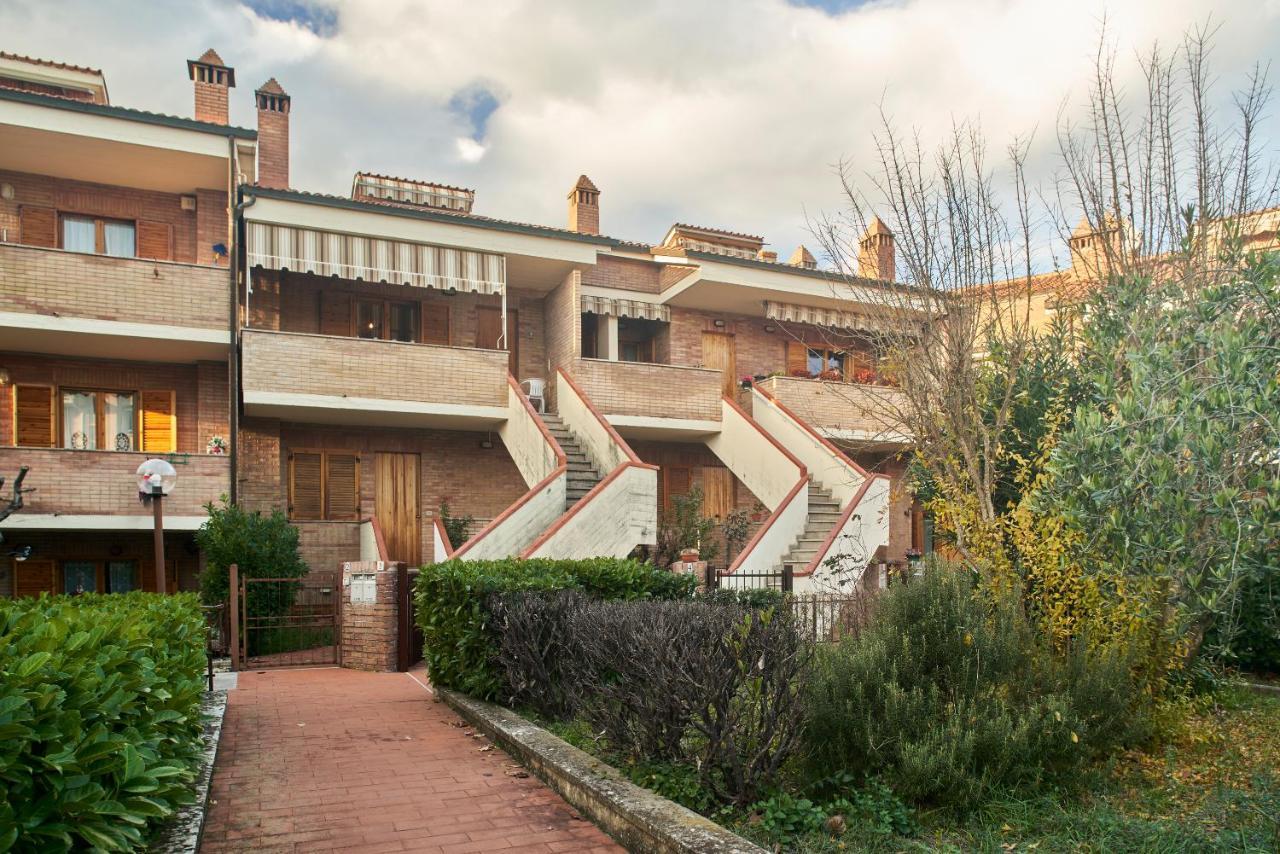 Апартаменти Little Brick House On Siena Hills With Balconies Екстер'єр фото